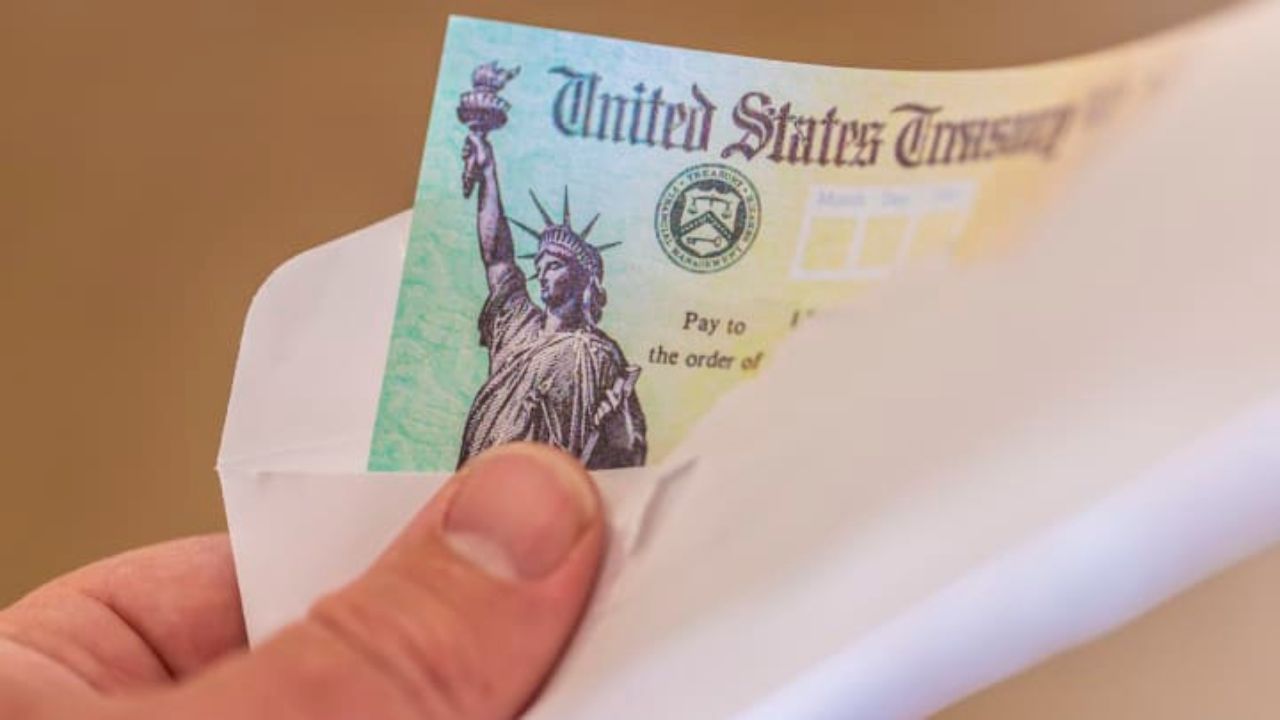 No New $1,390 Stimulus Check in Summer 2025: IRS Clarifies Rumors